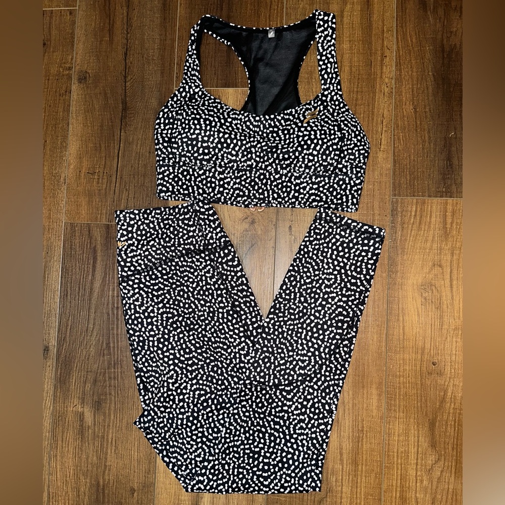 DoYouEven activewear set.